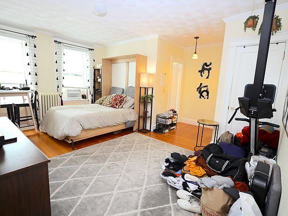 3rd image of 118 Riverway APT 23