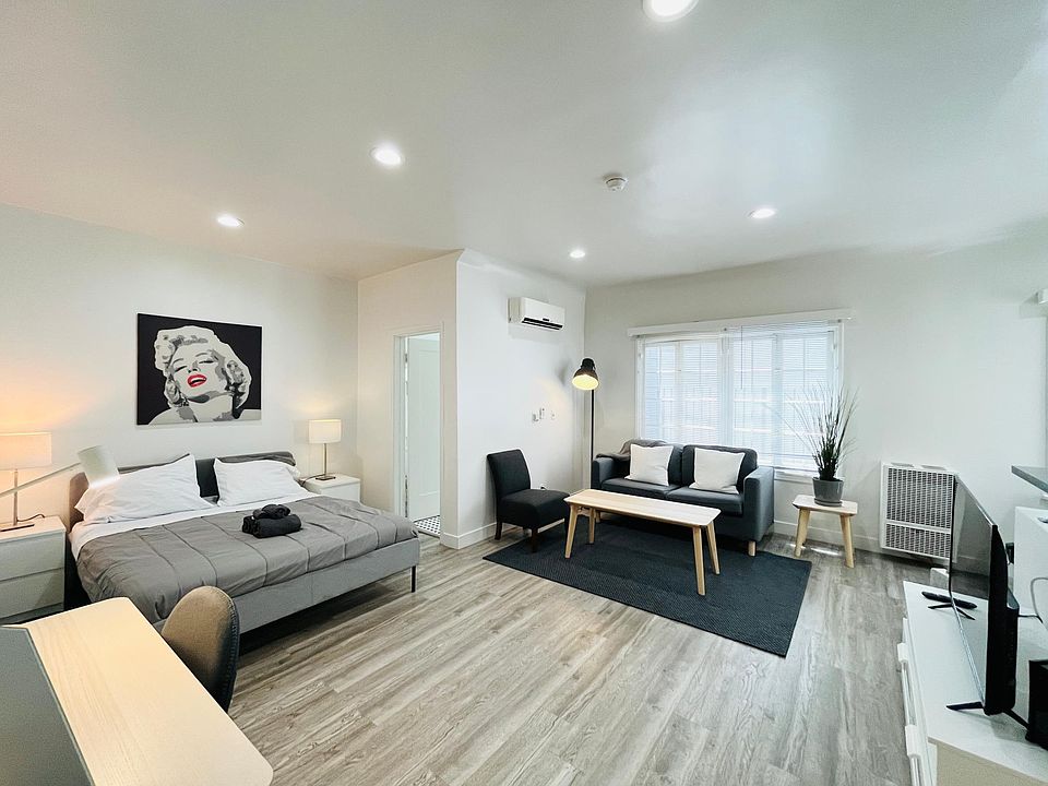 1st image of 121 S Elm Dr APT 9