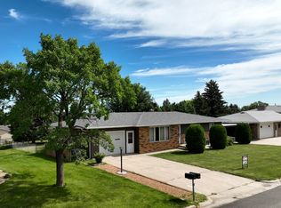 1046 E 10th St, Winner, SD 57580