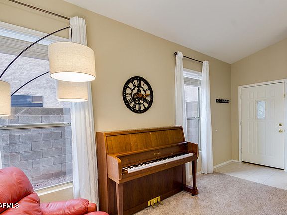 5th image of 534 E Sherri Dr