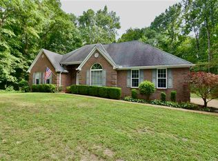 70 Southshore Dr, Jackson, TN 38305