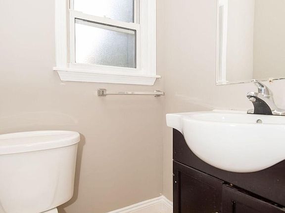 Powder Room 1st Fl