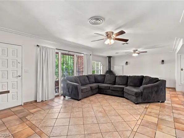 2828 Willoughby Ave, Las Vegas, NV 89101