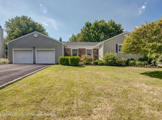 8 Abbey Ln, Ocean, NJ 07712