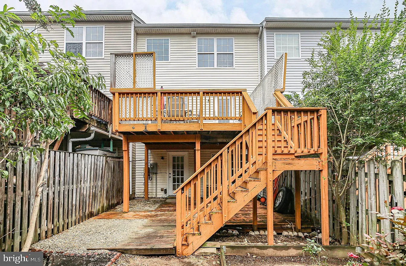 302 Munsons Hill Ct — Photo 3
