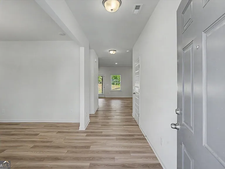 59 Bennett Way SE — Photo 4