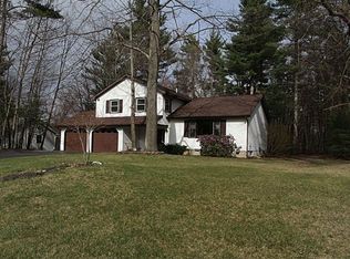 61 Meadow Rue Pl, Malta, NY 12020