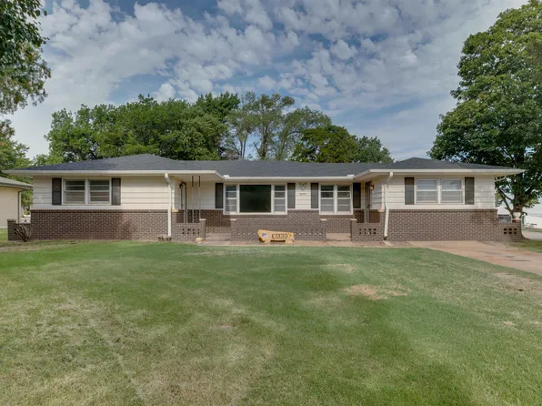 118 N Highland St, Conway Springs, KS 67031