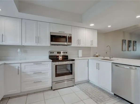 4610 Chantelle DR #P103, NAPLES, FL 34112