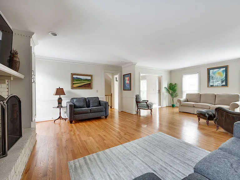 4625 Mountain View Dr — Photo 11