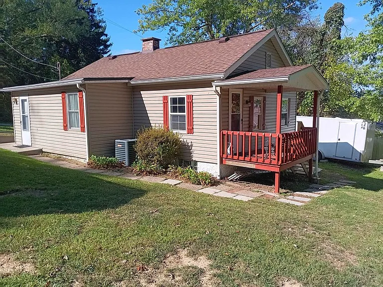 107 Sally Ln #107 — Photo 2