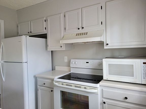 4th image of 3331 Lubbock Dr