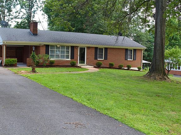5th image of 153 Laurel Dr