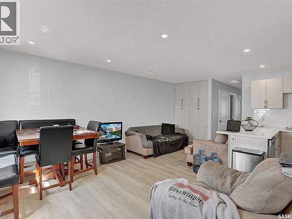 4th image of 2031 Francis St