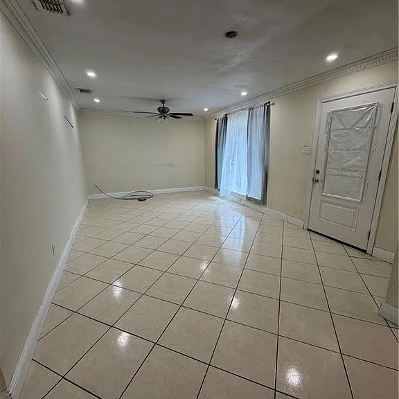 403 S 8th St — Photo 5