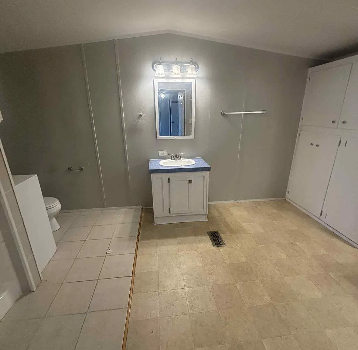 3 bed, $1,100 — Photo 3