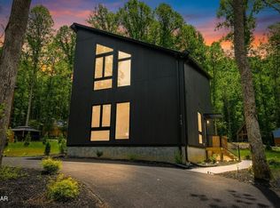 4142 Fontaine Way, Gatlinburg, TN 37738