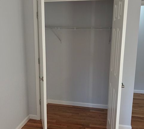 4th image of 2257 Hovsons Blvd
