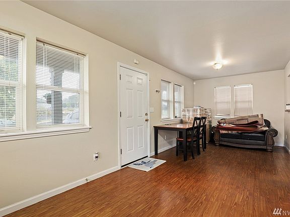 4th image of 1918 E Gregory Street Ct