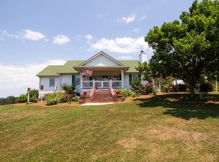 924 Bo Bo Banks Rd, Grantville, GA 30220