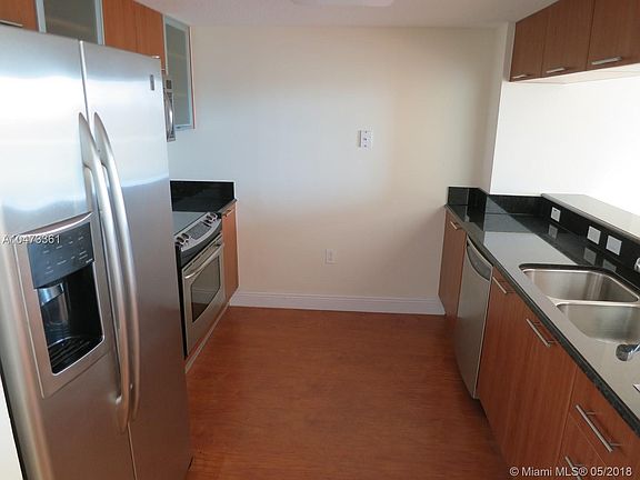 2nd image of 1779 N Bayshore Dr