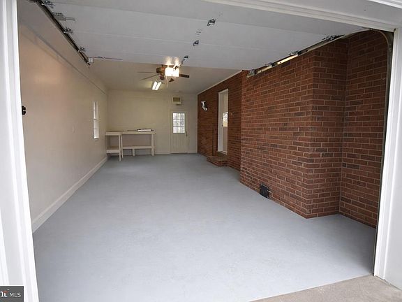 2nd image of 28 Ridgemore Cir