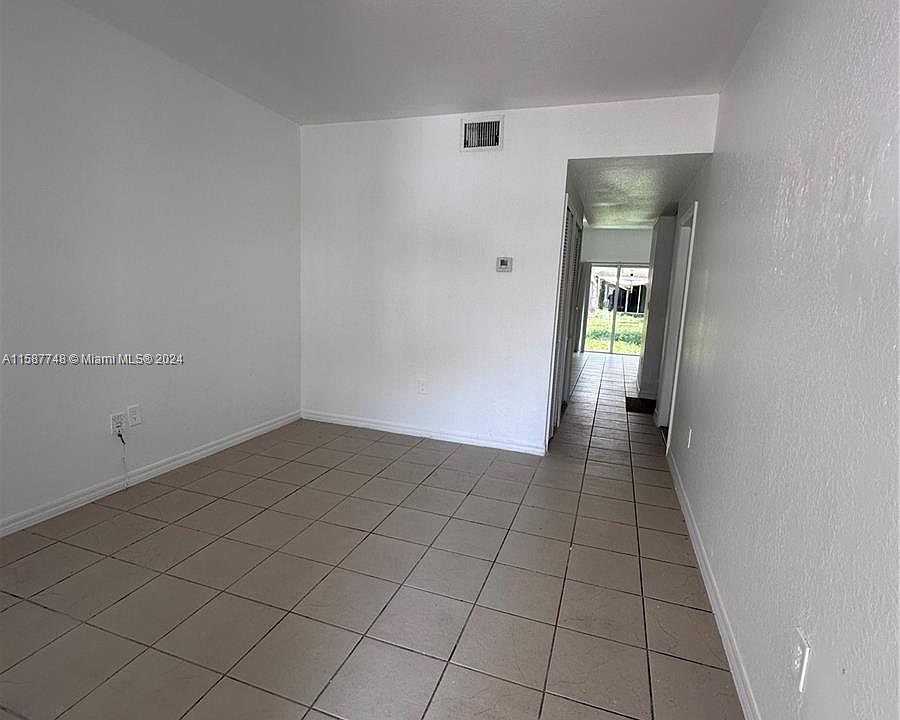 2nd image of 965 SW 6th Pl