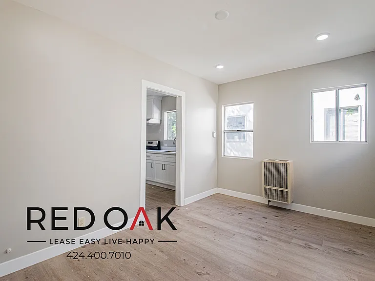 424 E 20th St #424.5 — Photo 8