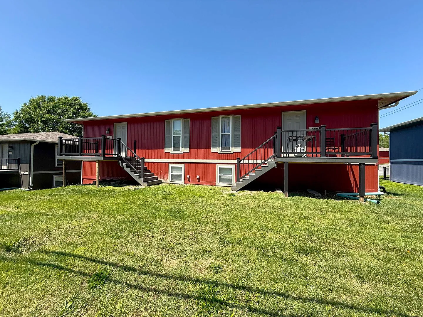 Large 4 bedroom Duplex — Photo 1