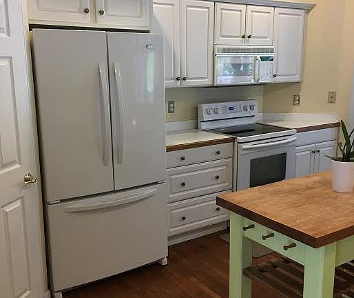 3rd image of 284 Sweetwater Hills Dr