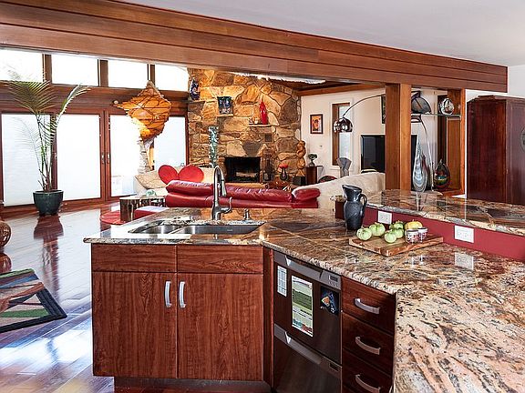 open layout - kitchen to FR