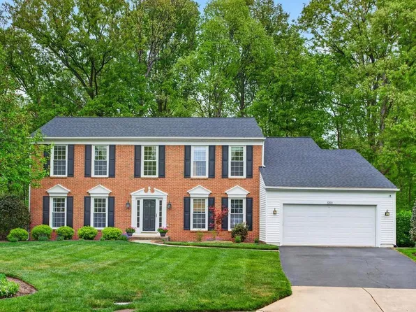 1300 Cassia St, Herndon, VA 20170