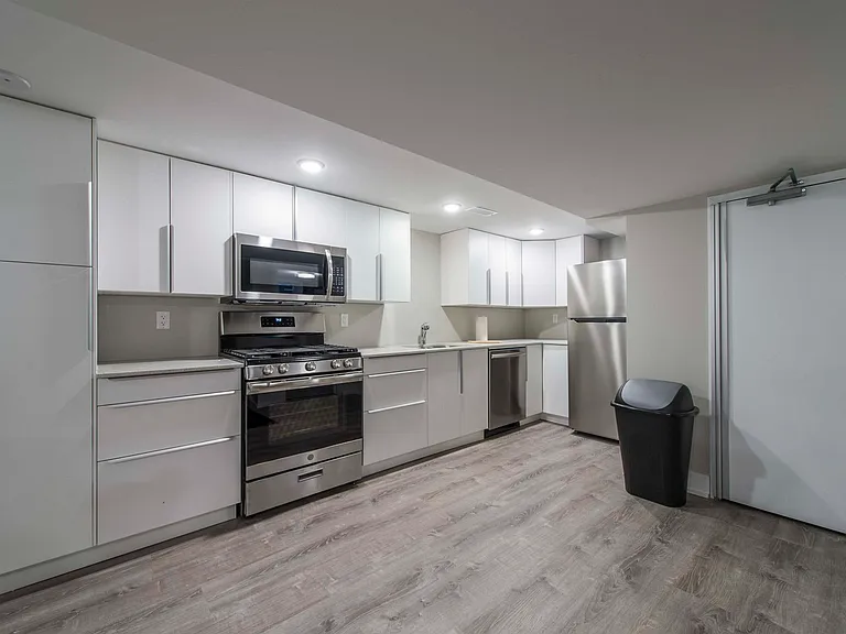 107 Hilliard Ave #B — Photo 2