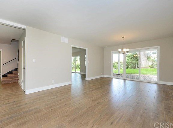 5th image of 24404 Gilmore St