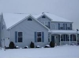 2194 Meadowview Ln, Yorkville, IL 60560