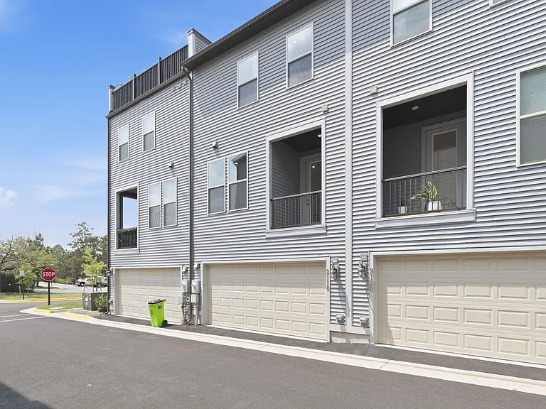 2118 Acadia Rd — Photo 39