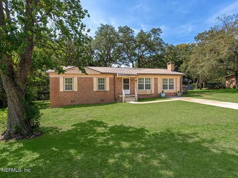 253 Cowry Rd — Photo 3