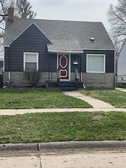 3 bed, 1350 sqft, $1,500 — Photo 1