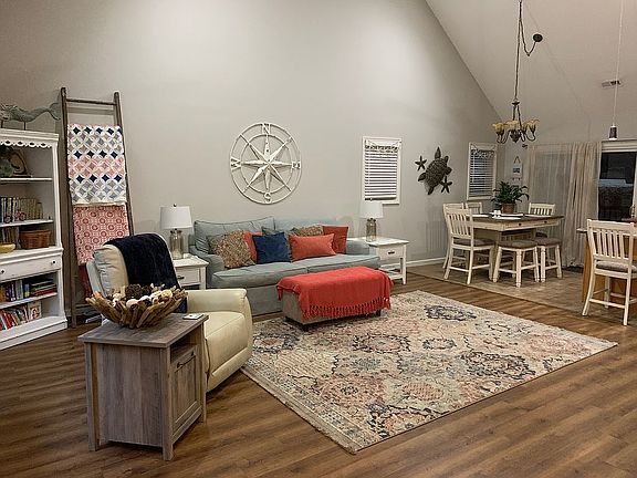 Spacious living room!