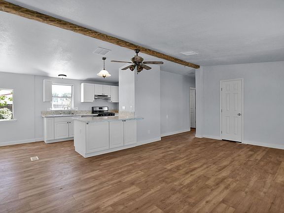 5th image of 1795 E Grasshopper Ln