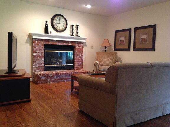 4th image of 2413 N Stoneybrook St