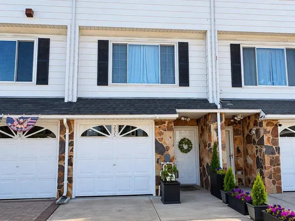 235 Carlyle Grn, Staten Island, NY 10312