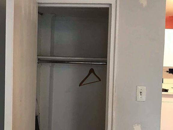 5th image of 166 Norfolk St APT 2B