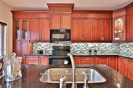 1339 Woodbine Ave #UPPER — Photo 7