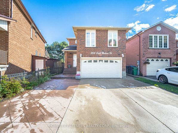 206 Lech Walesa Dr, Mississauga, ON L5B 3H7