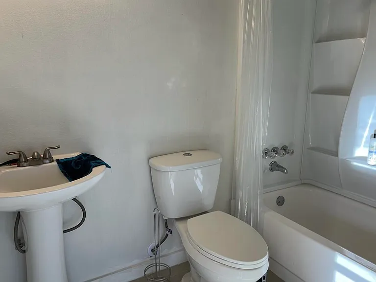 686 Brittany O #O — Photo 12
