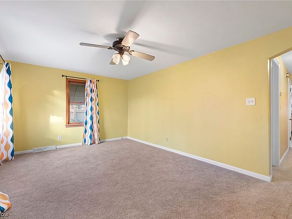 4th image of 6102 Theota Ave