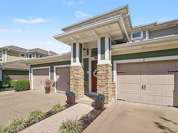 3rd image of 422 Riverpointe Dr Unit 3