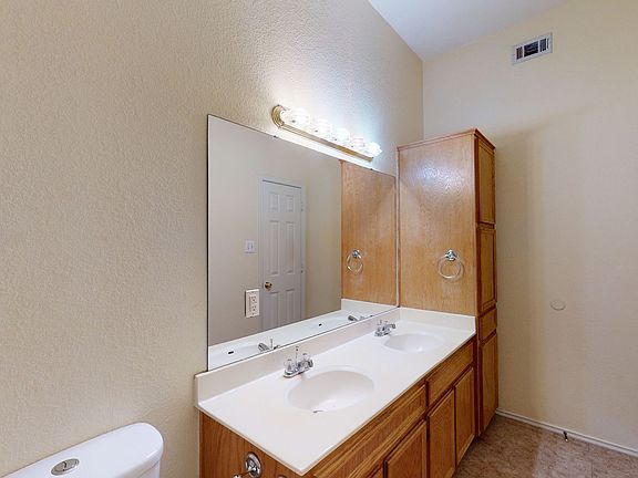 3rd image of 4607 Wade Dr #A