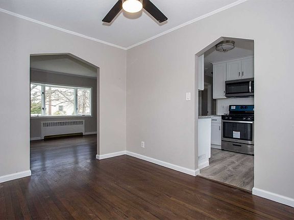 2nd image of 2 Mayflower Dr